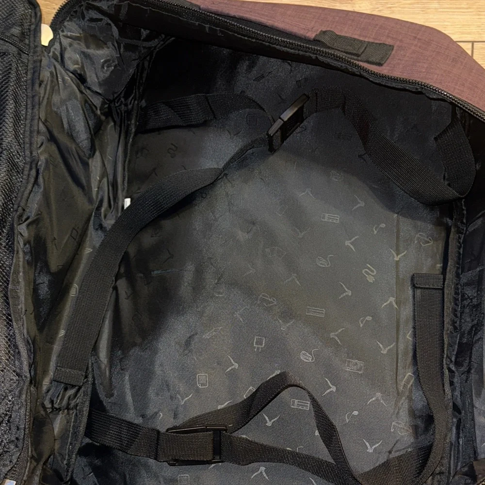 HYNES EAGLE AMSTERDAM 38L WEEKENDER CARRY ON BACKPACK